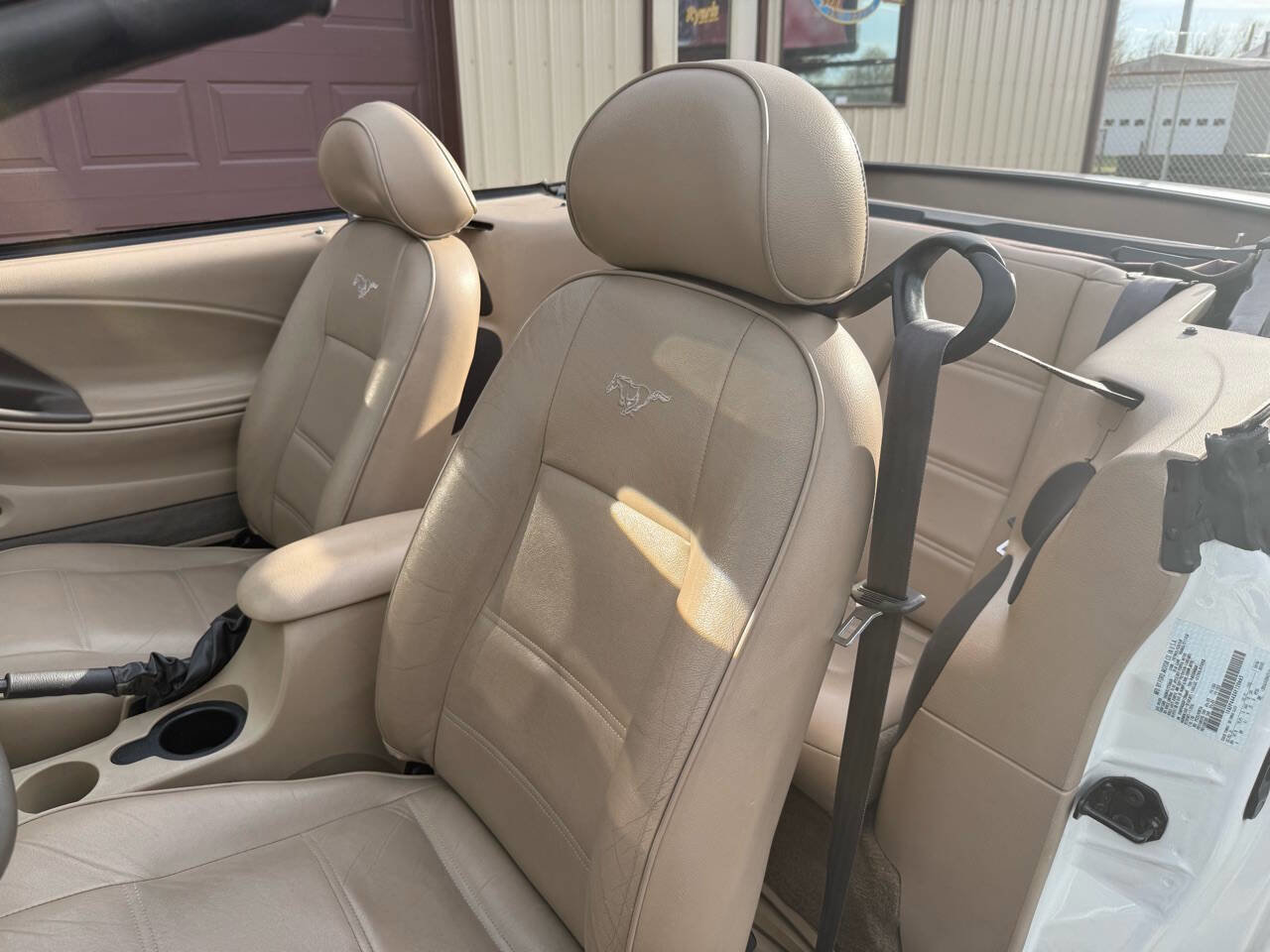 Used 2004 Ford Mustang Deluxe Convertible image 37