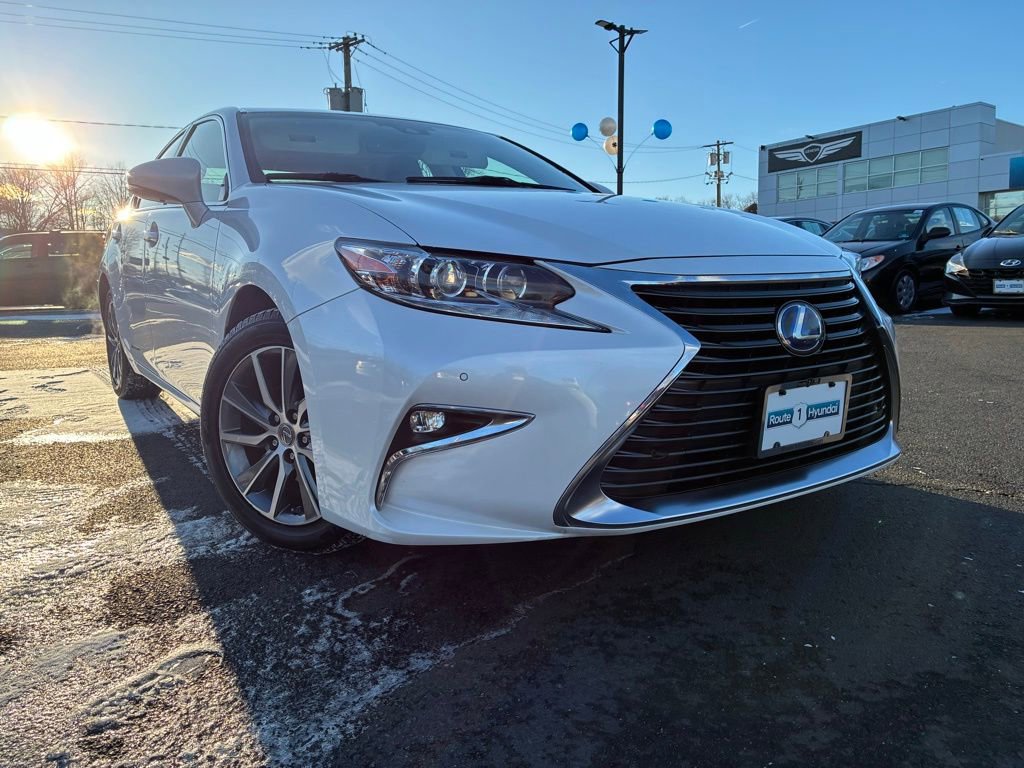 Used 2018 Lexus ES 300h image 52