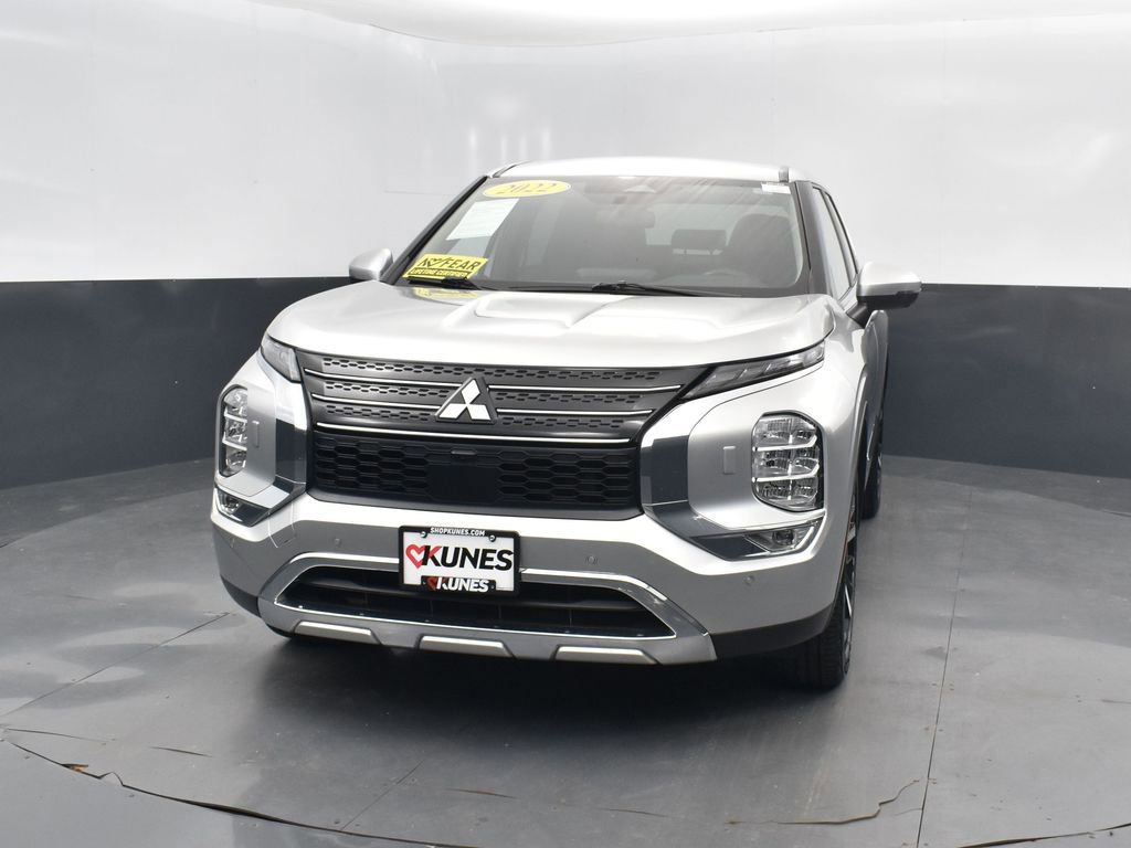 Used 2022 Mitsubishi Outlander SE image 7