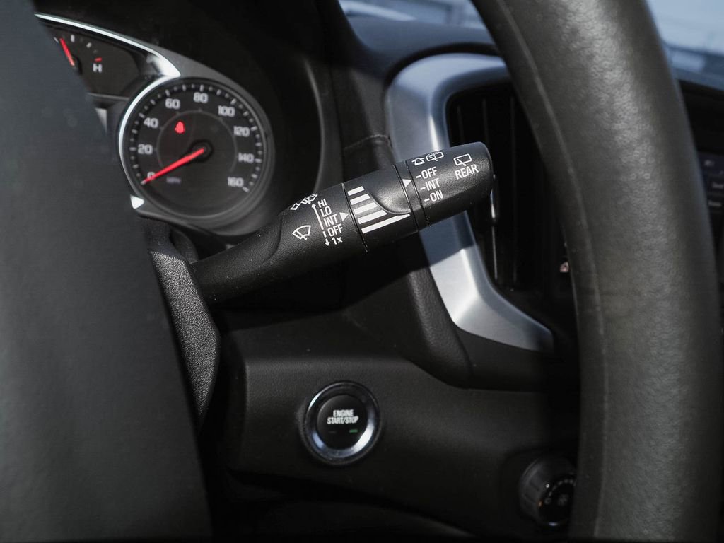 Used 2023 GMC Terrain SLE image 32