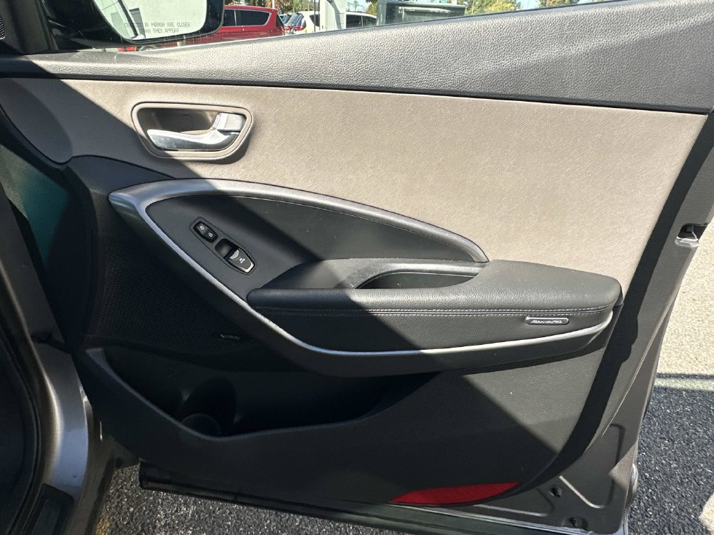 Used 2018 Hyundai Santa Fe Sport w/ 2.4L Tech Package 04 AWD/4WD image 13