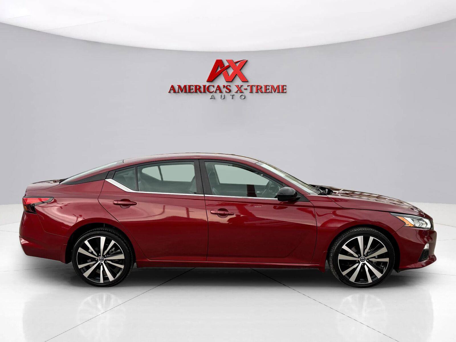 Used 2022 Nissan Altima 2.5 SR AWD/4WD image 7