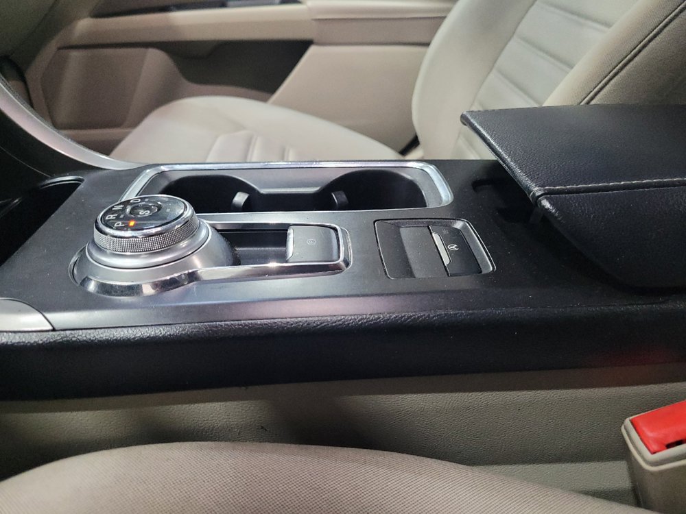 Used 2019 Ford Fusion SE FWD image 26