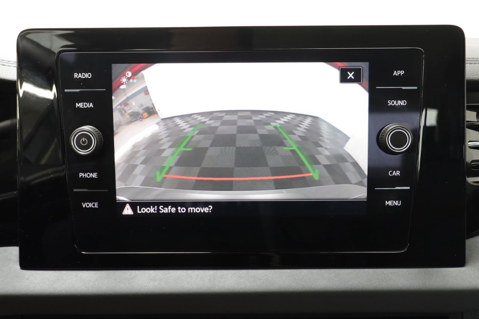 Used 2025 Volkswagen Jetta SE w/ Black Wheel Package image 10