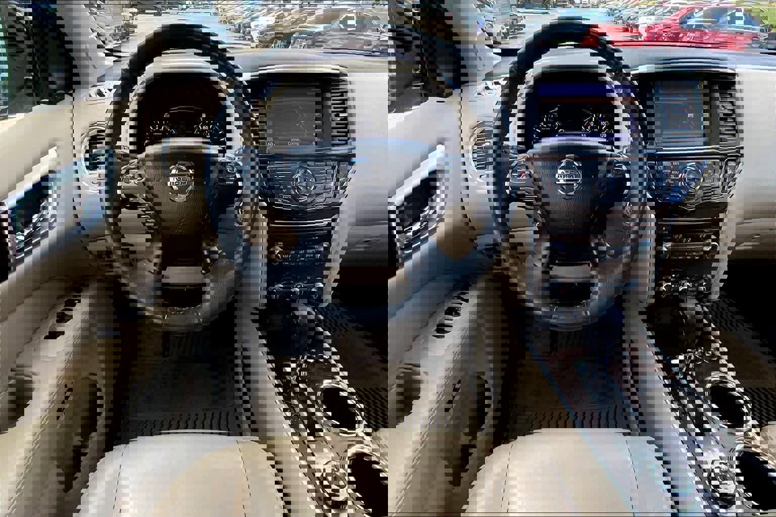 Used 2016 Nissan Pathfinder Platinum image 5