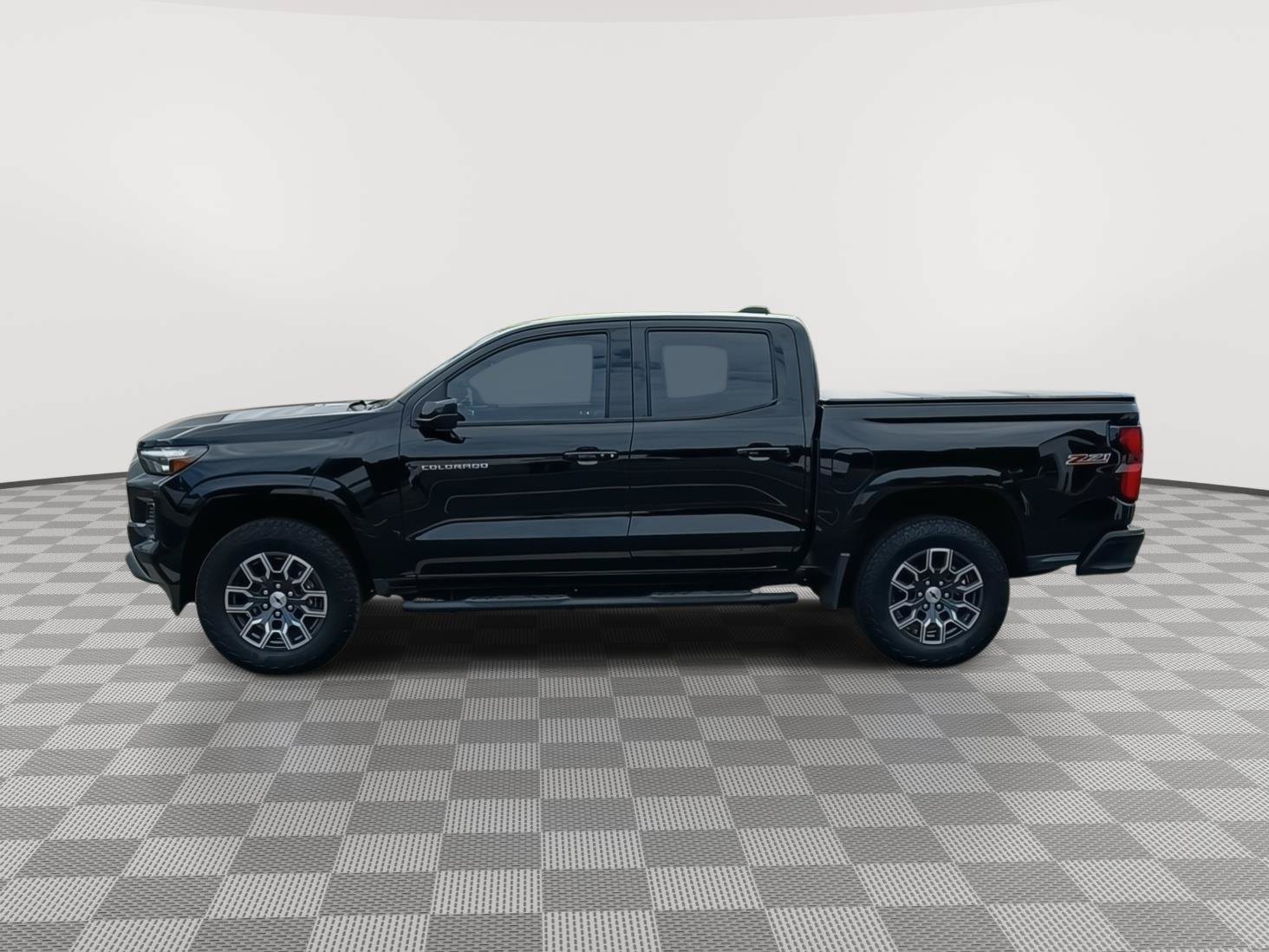 Used 2024 Chevrolet Colorado Z71 w/ Z71 Convenience Package 2 AWD/4WD image 9