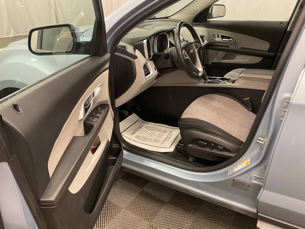 Used 2015 Chevrolet Equinox LT w/ Driver Convenience Package image 4