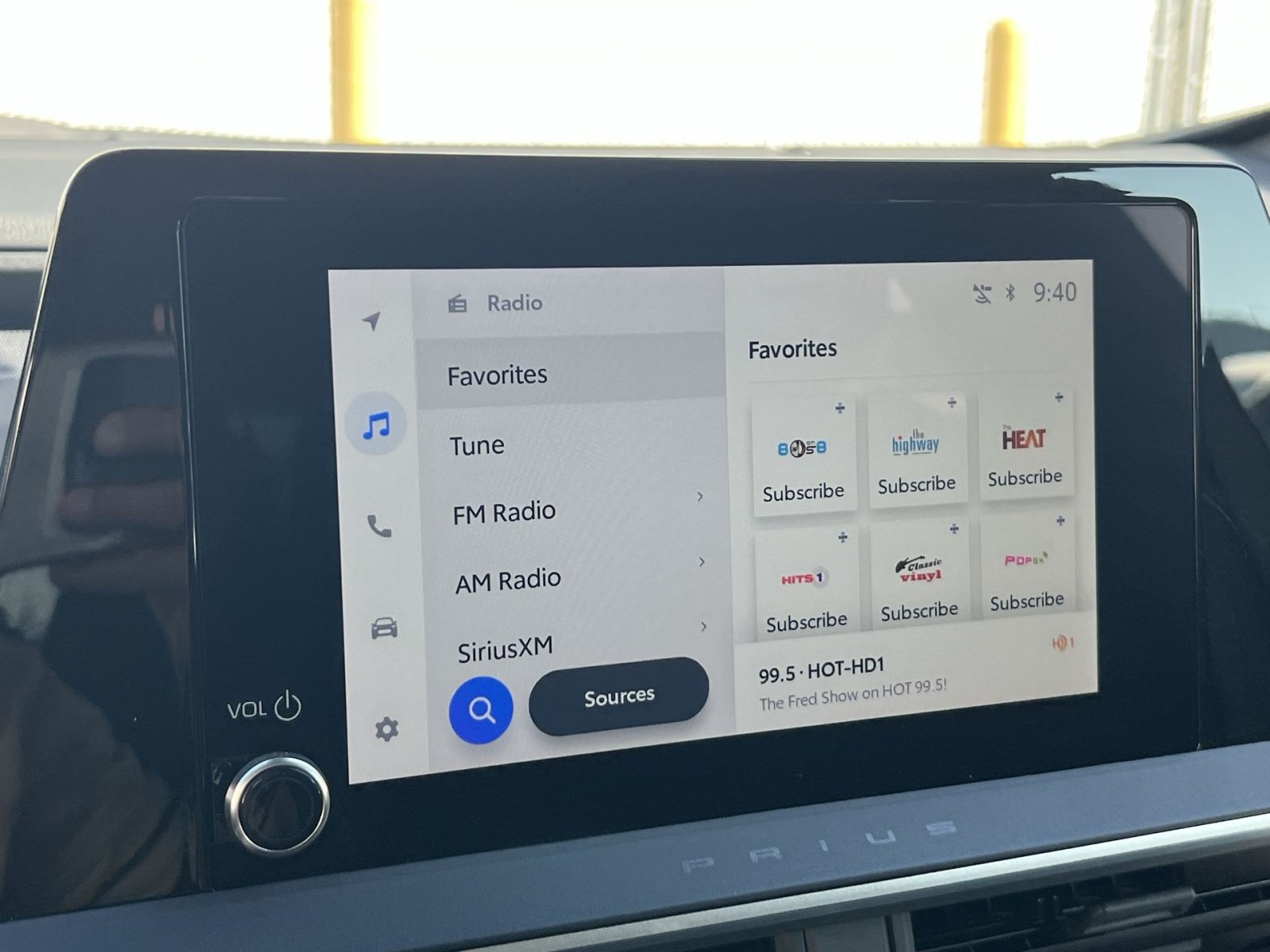 Used 2025 Toyota Prius LE FWD image 17