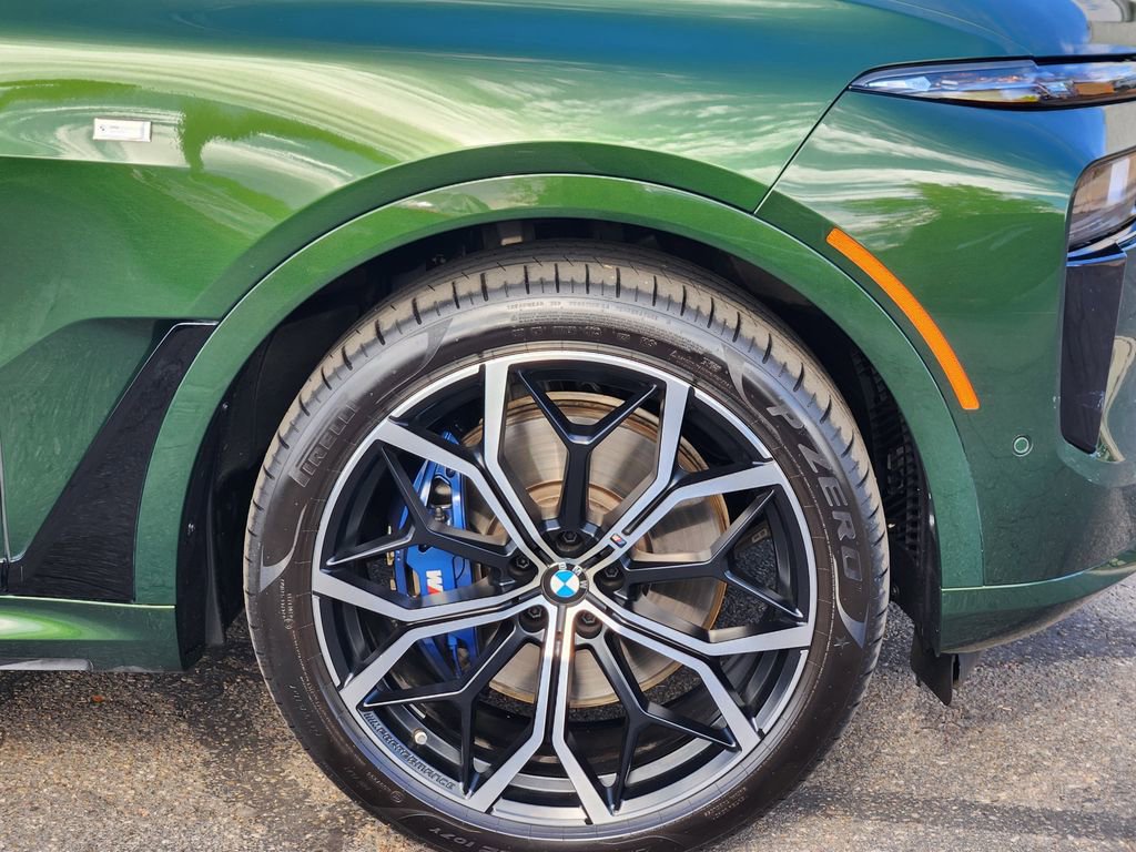 Certified 2025 BMW X7 M60i AWD/4WD image 11