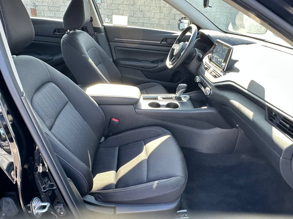 Used 2025 Nissan Altima 2.5 S FWD image 15