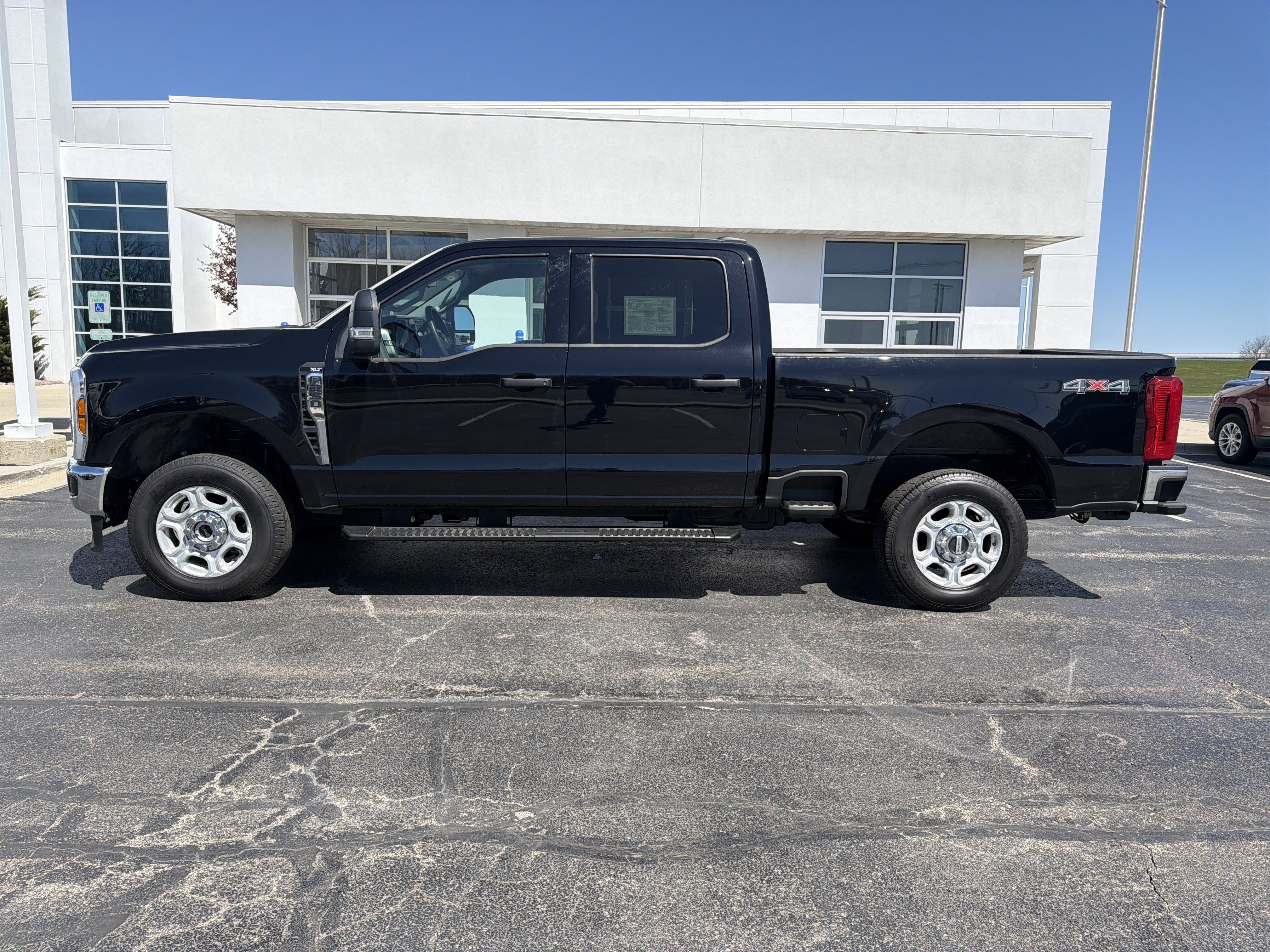 Certified 2025 Ford F250 XLT image 40