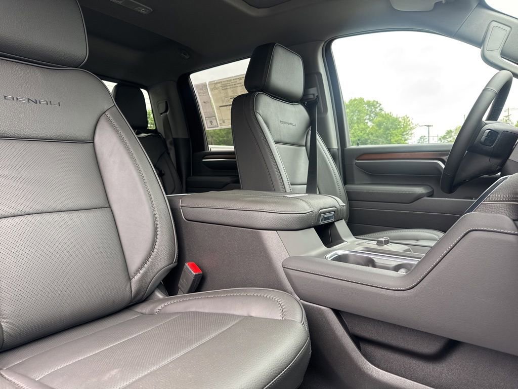 New 2025 GMC Sierra 2500 Denali w/ Denali Reserve Package image 11