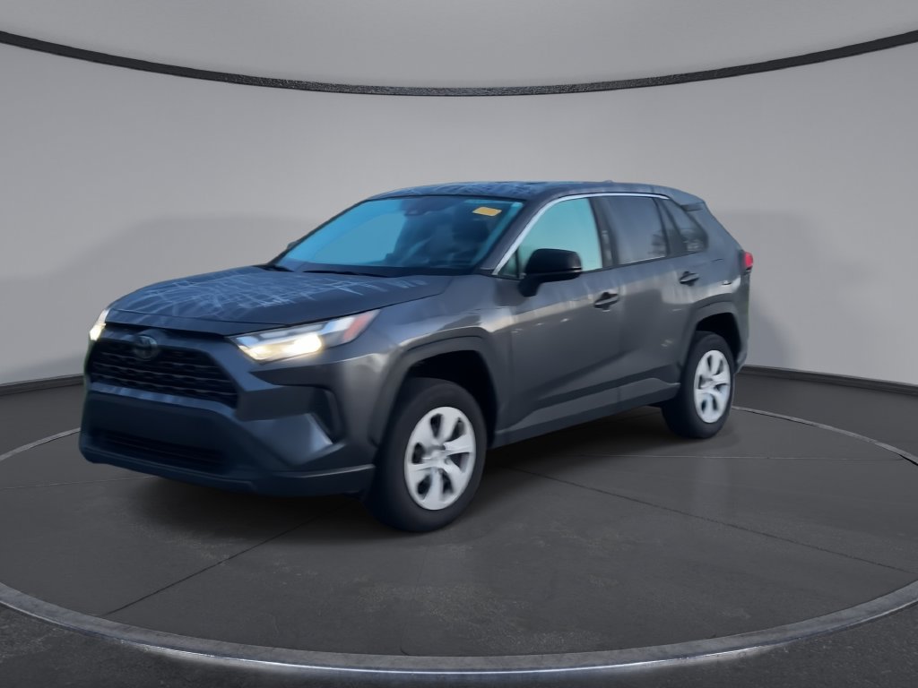 Used 2023 Toyota RAV4 LE FWD image 4