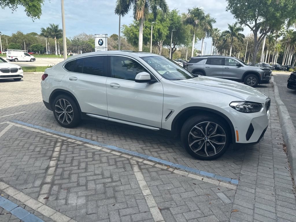 Certified 2023 BMW X4 xDrive30i w/ Premium Package image 15