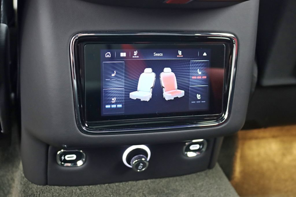 Used 2023 Bentley Bentayga AWD/4WD image 25
