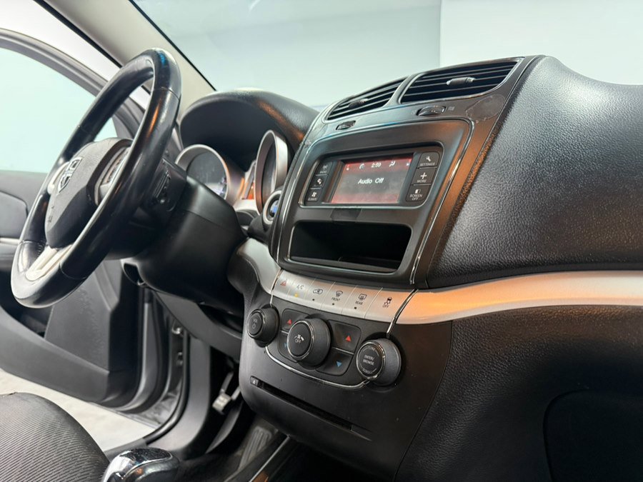 Used 2017 Dodge Journey SE w/ Flexible Seating Group FWD image 51