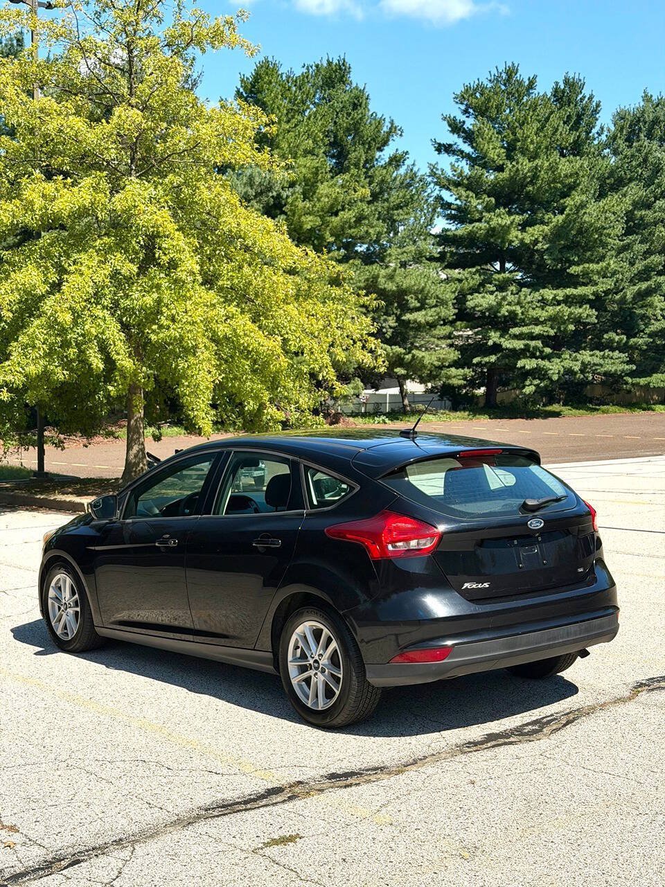 Used 2017 Ford Focus SE FWD image 3
