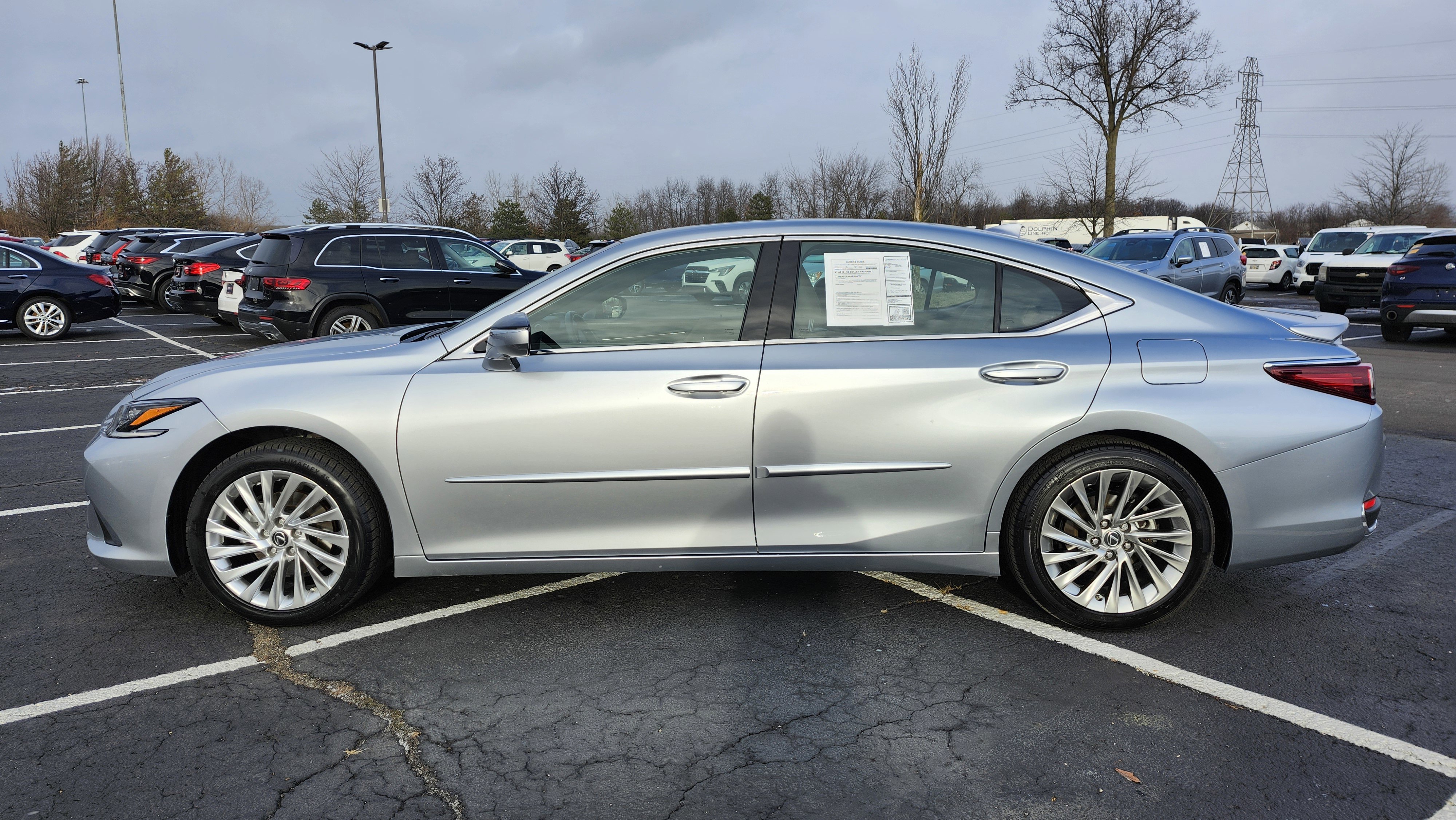 Used 2023 Lexus ES 300h w/ Luxury Package image 18