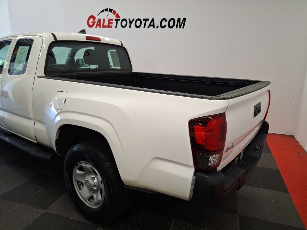 Used 2018 Toyota Tacoma SR AWD/4WD image 7