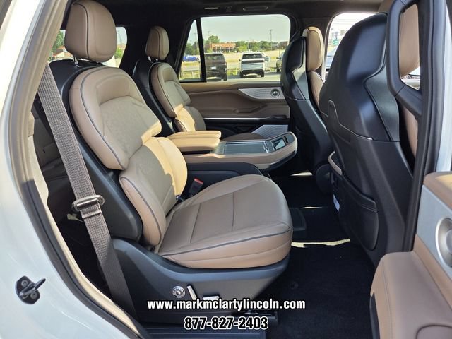 New 2026 Lincoln Navigator Black Label AWD/4WD image 13