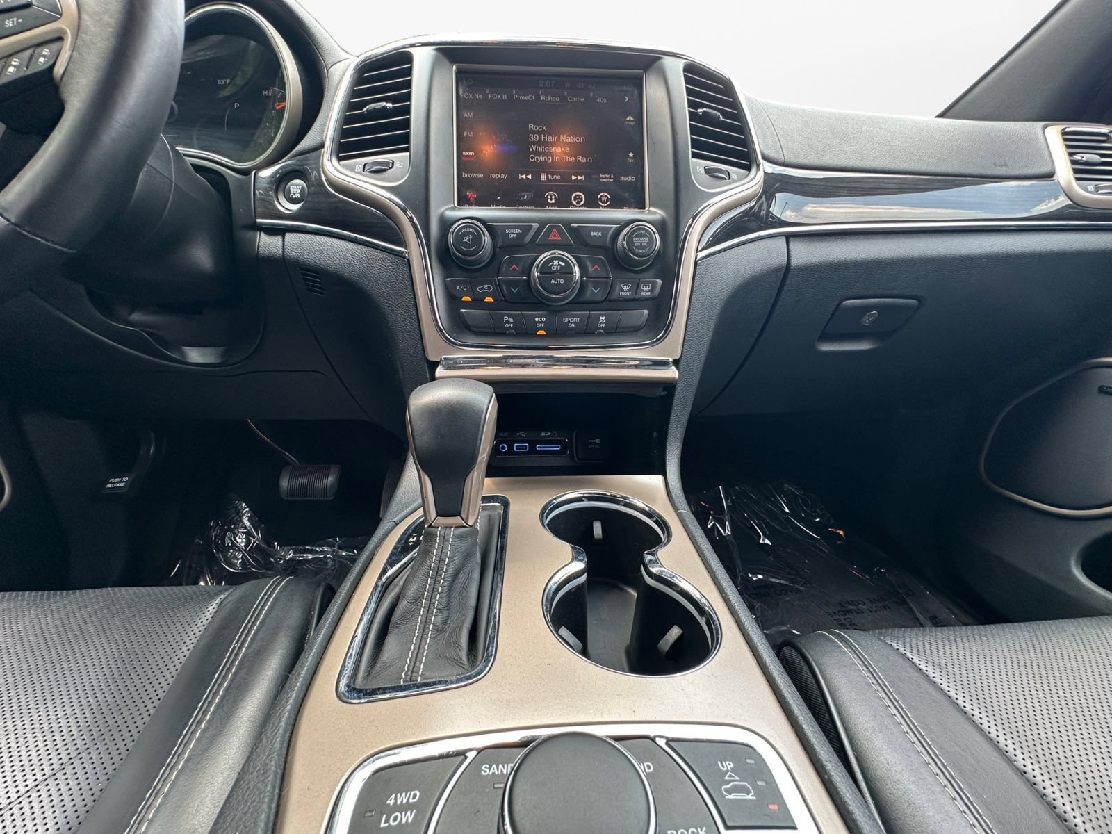 Used 2016 Jeep Grand Cherokee Overland w/ Advanced Technology Group AWD/4WD image 11