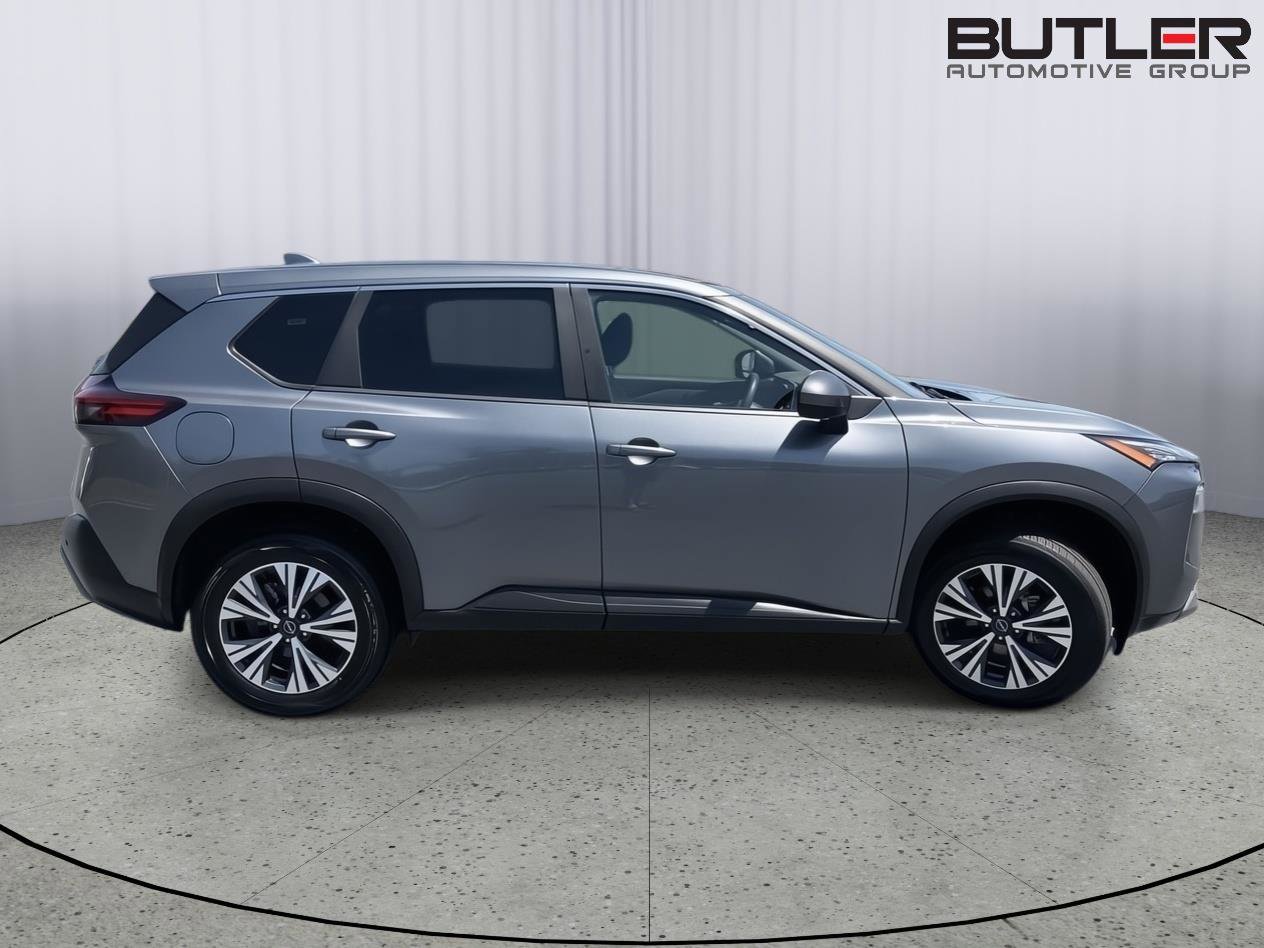 Used 2023 Nissan Rogue SV FWD image 6
