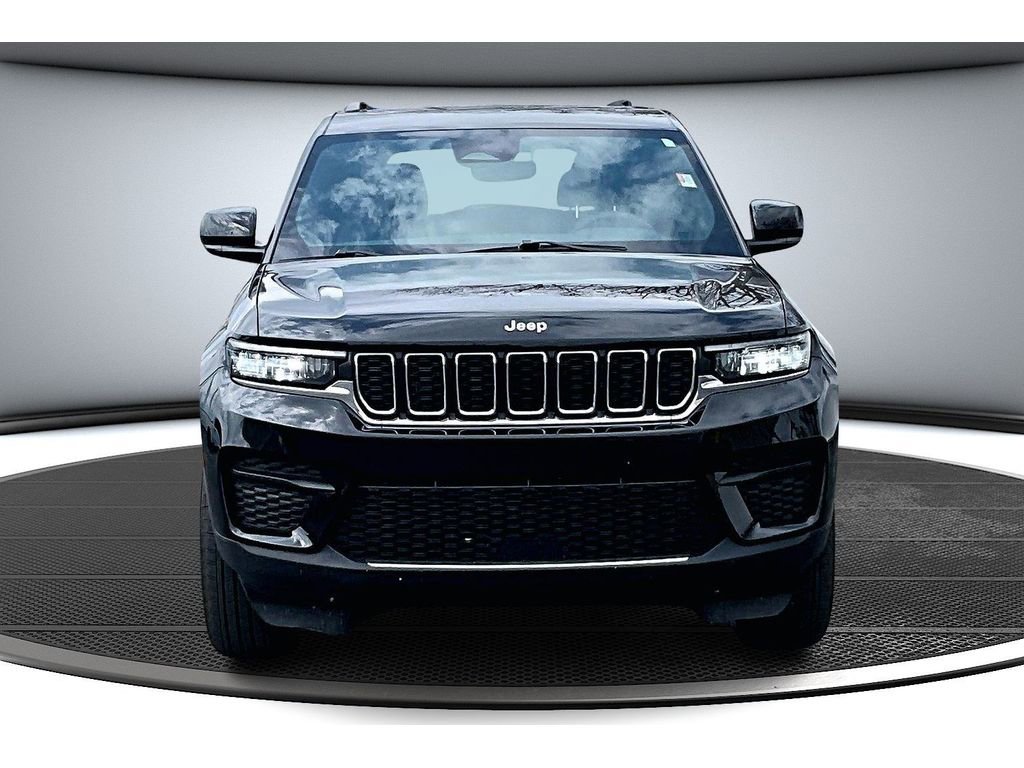 Used 2024 Jeep Grand Cherokee Laredo X w/ Luxury Tech Group I image 4