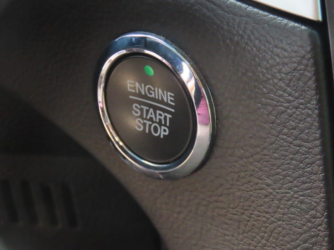 Used 2020 Ford Edge SEL w/ Convenience Package FWD image 30