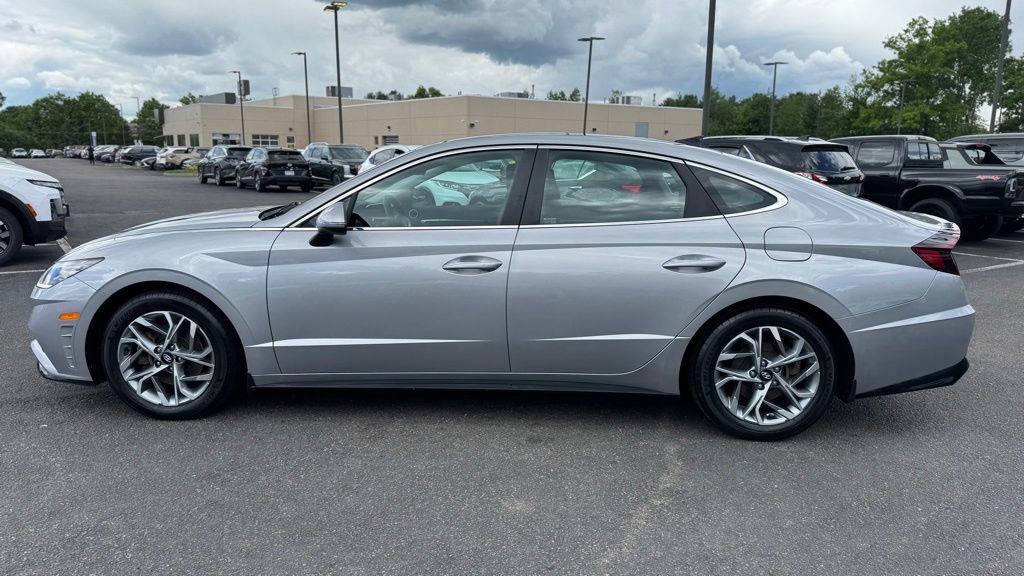 Certified 2023 Hyundai Sonata SEL w/ Convenience Package FWD image 2