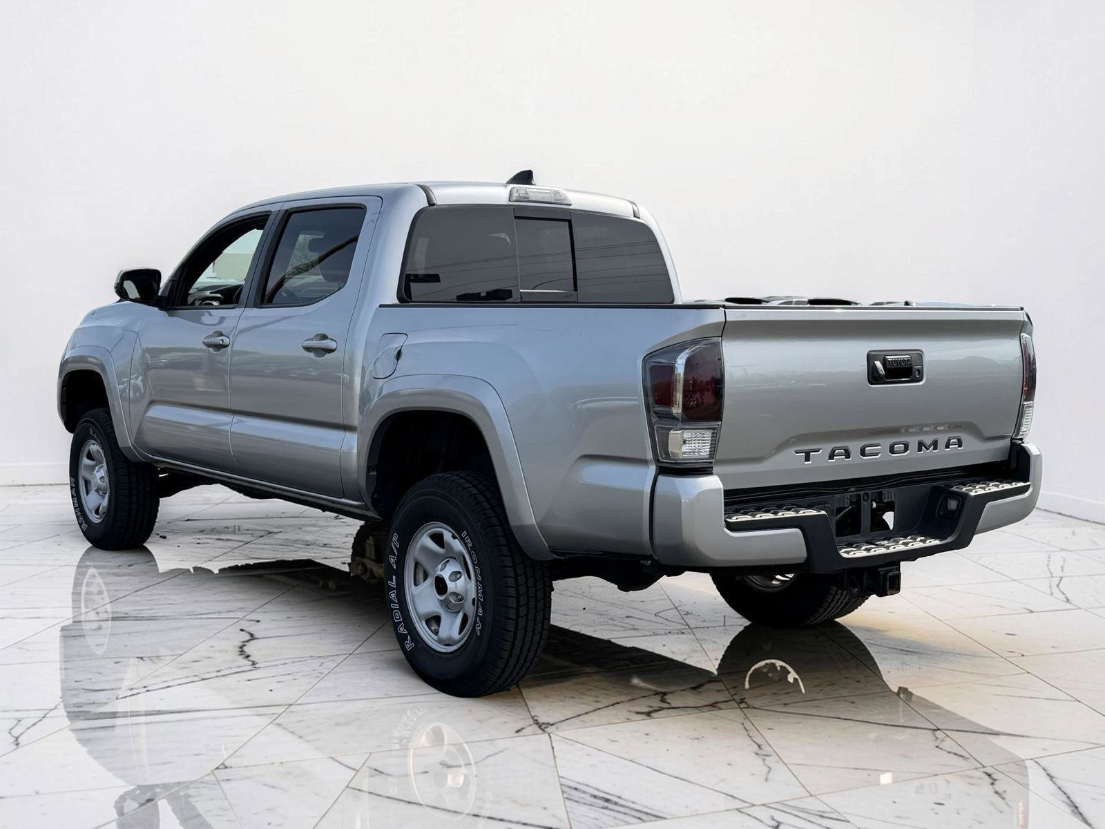 Used 2022 Toyota Tacoma TRD Sport image 3