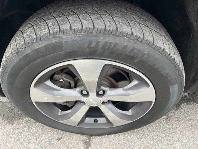 Used 2019 Jeep Cherokee Limited AWD/4WD image 8