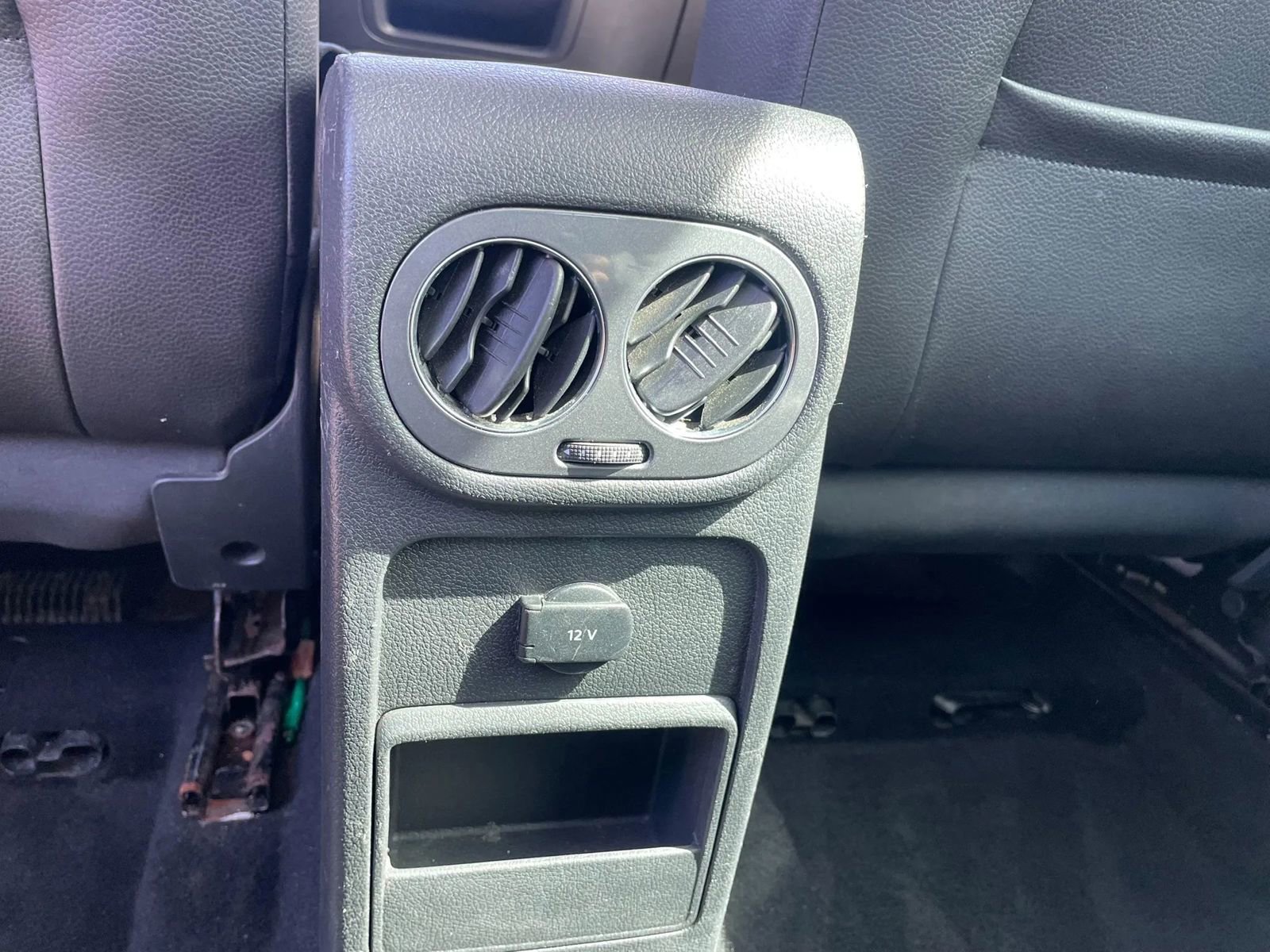 Used 2015 Volkswagen Tiguan SEL image 15