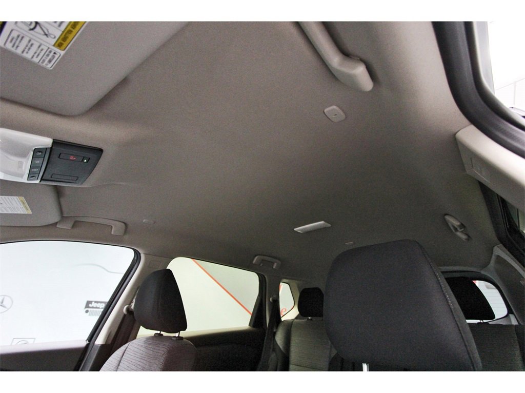 Used 2023 Nissan Rogue SV image 28