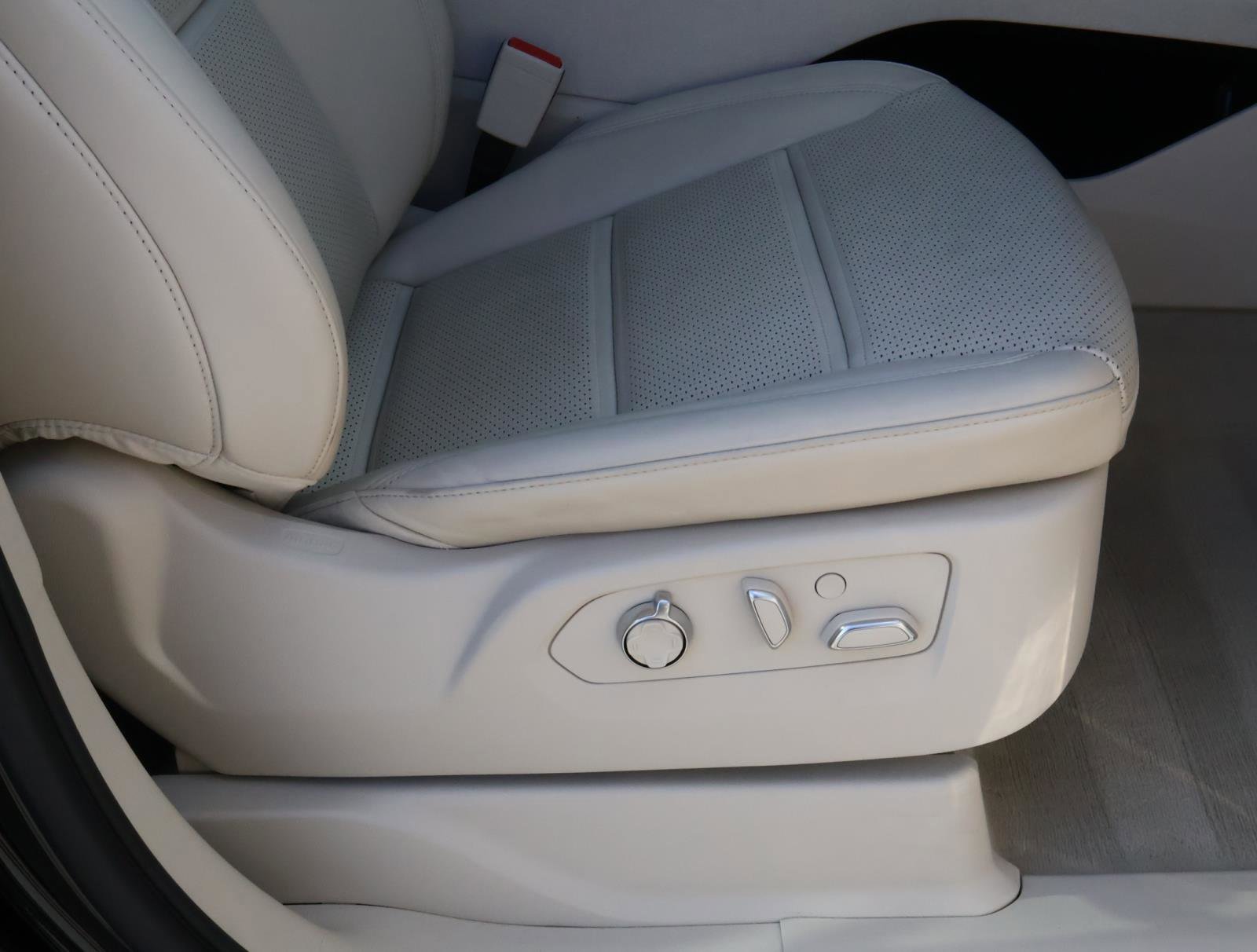 Used 2023 Cadillac Escalade Sport Platinum image 22