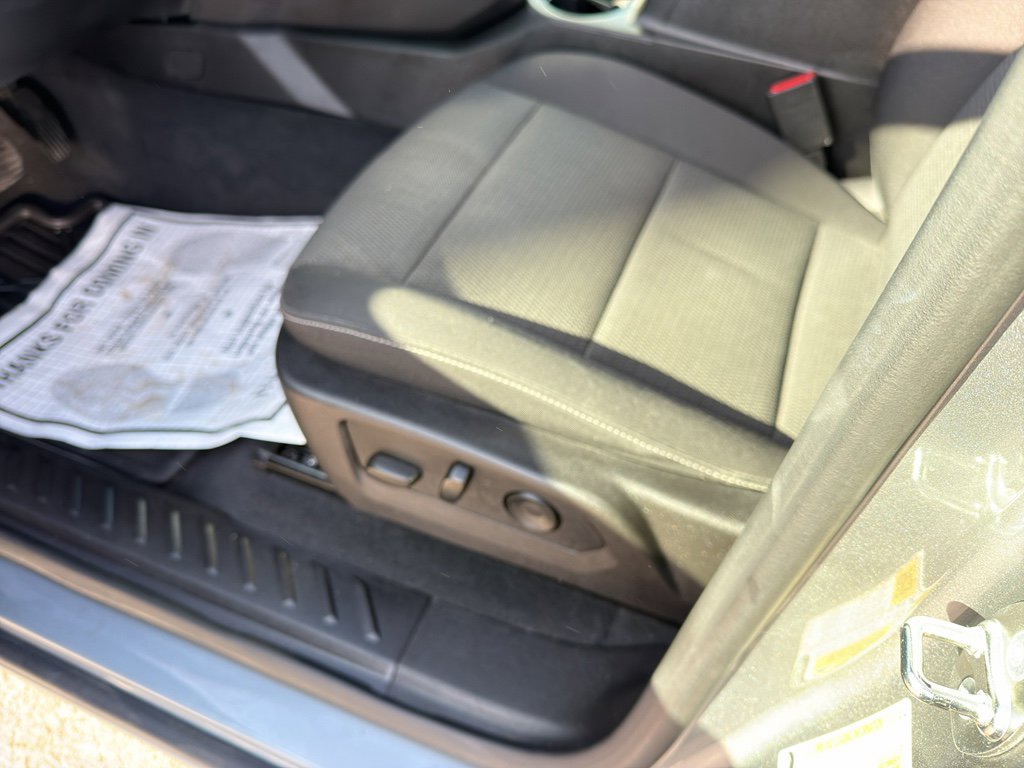 Used 2024 Chevrolet Colorado LT w/ LT Convenience Package II image 13