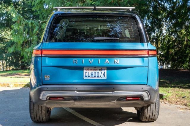 Used 2024 Rivian R1S Launch Edition image 10
