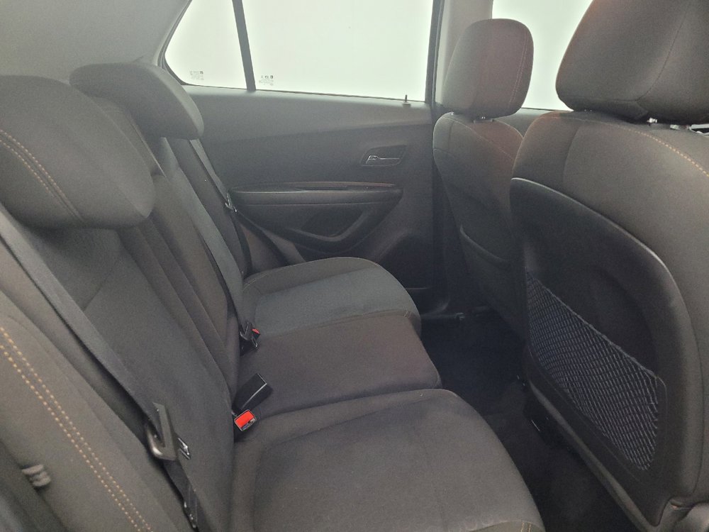 Used 2021 Chevrolet Trax LS image 19