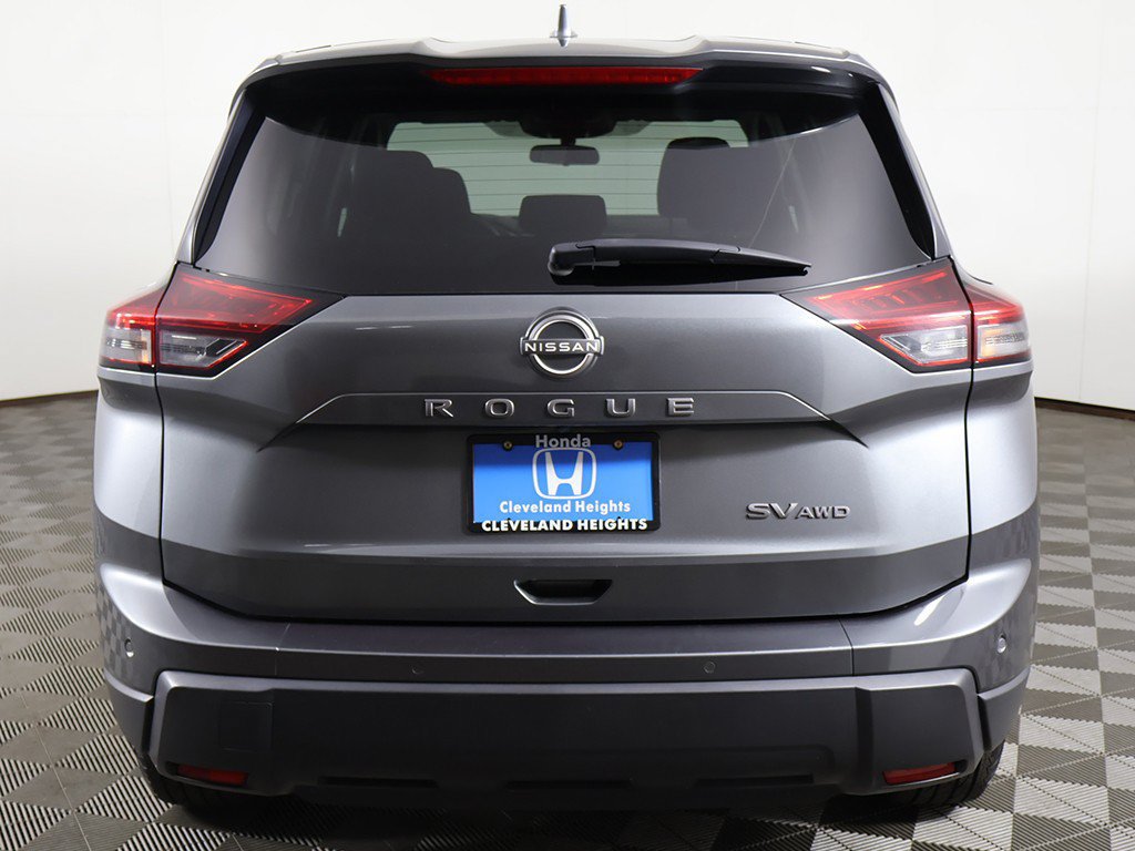 Used 2024 Nissan Rogue SV AWD/4WD image 10