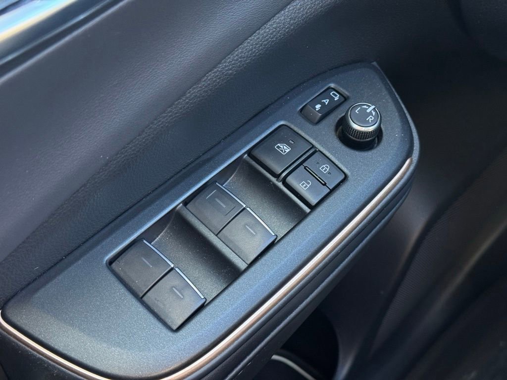 Used 2023 Toyota Crown Platinum image 34