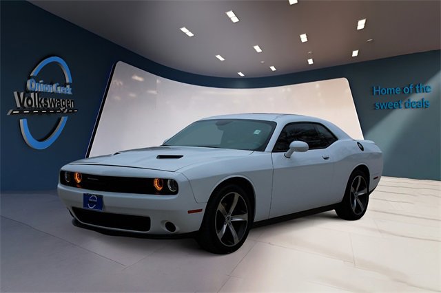 Used 2018 Dodge Challenger SXT image 8