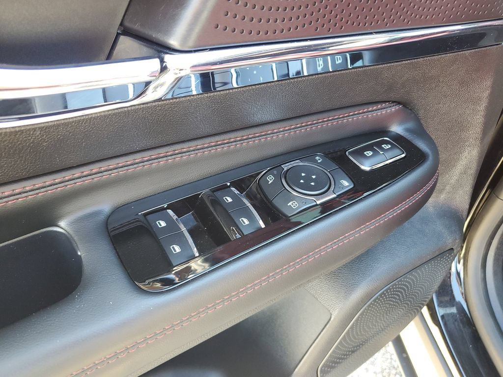 Used 2023 Lincoln Corsair Reserve AWD/4WD image 15