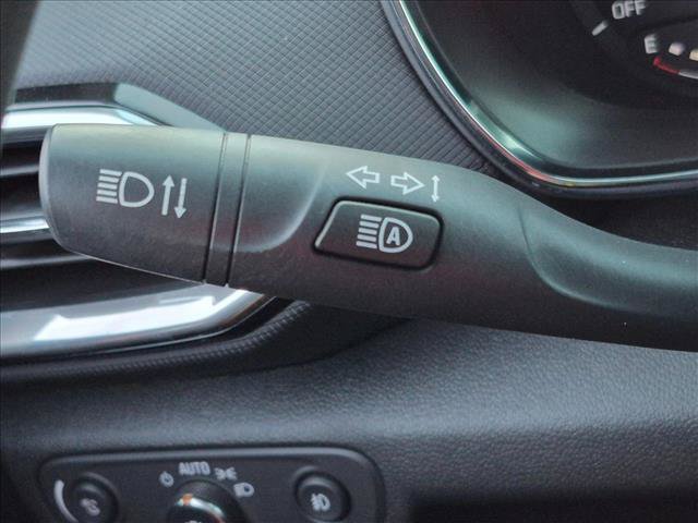Used 2023 Chevrolet TrailBlazer LT FWD image 14