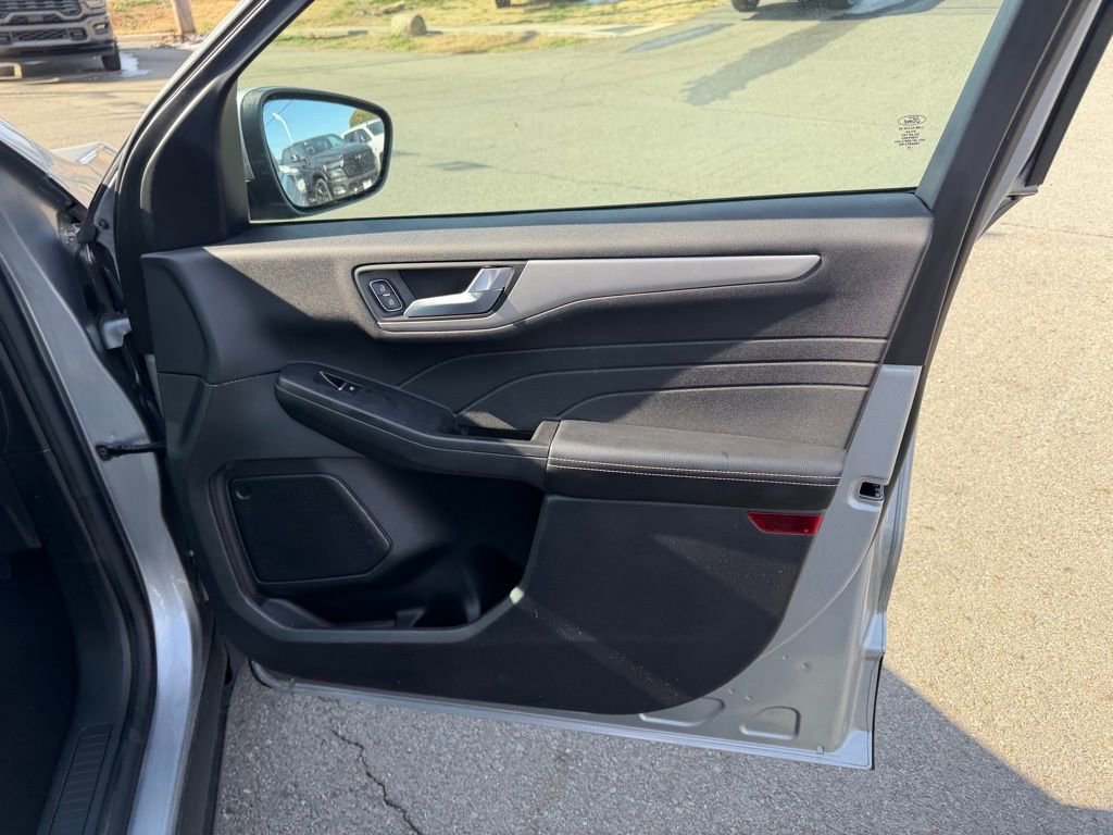 Used 2022 Ford Escape SEL image 29