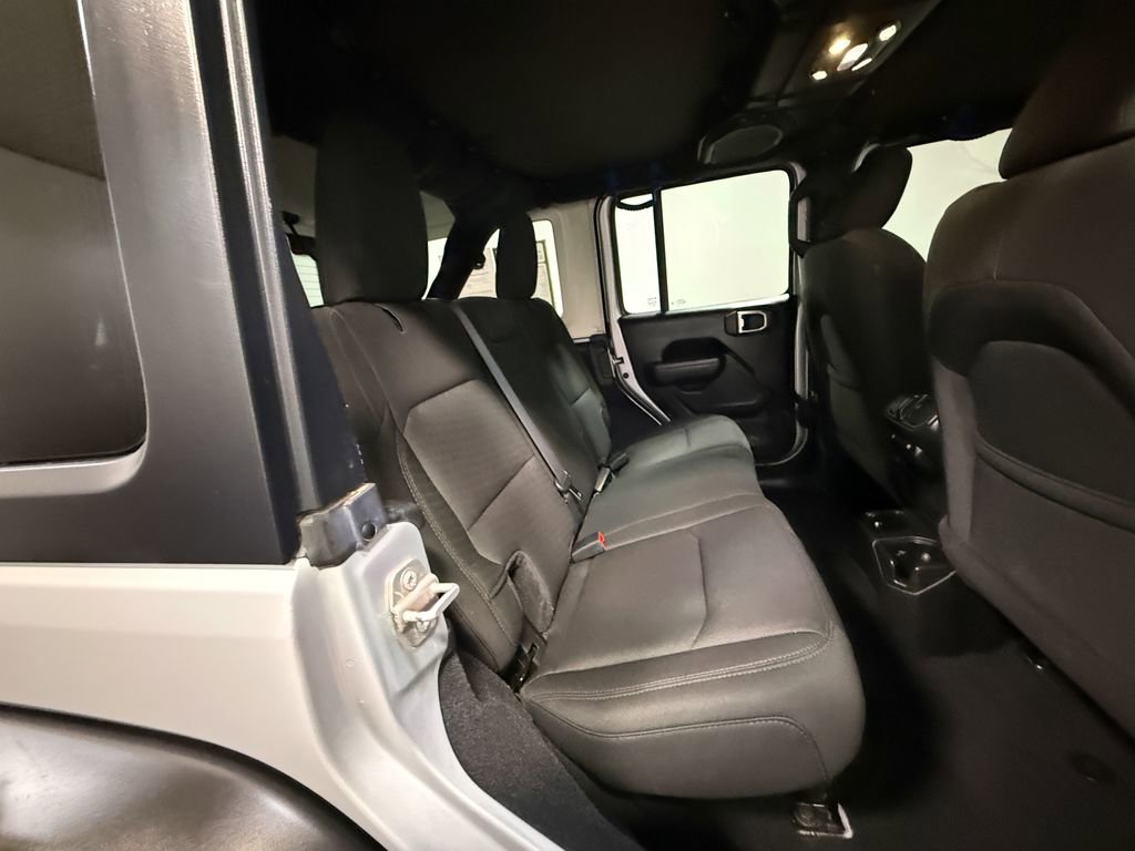 Used 2022 Jeep Wrangler Unlimited Sport image 14