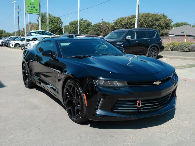 Used 2017 Chevrolet Camaro LT w/ Technology Package RWD image 4