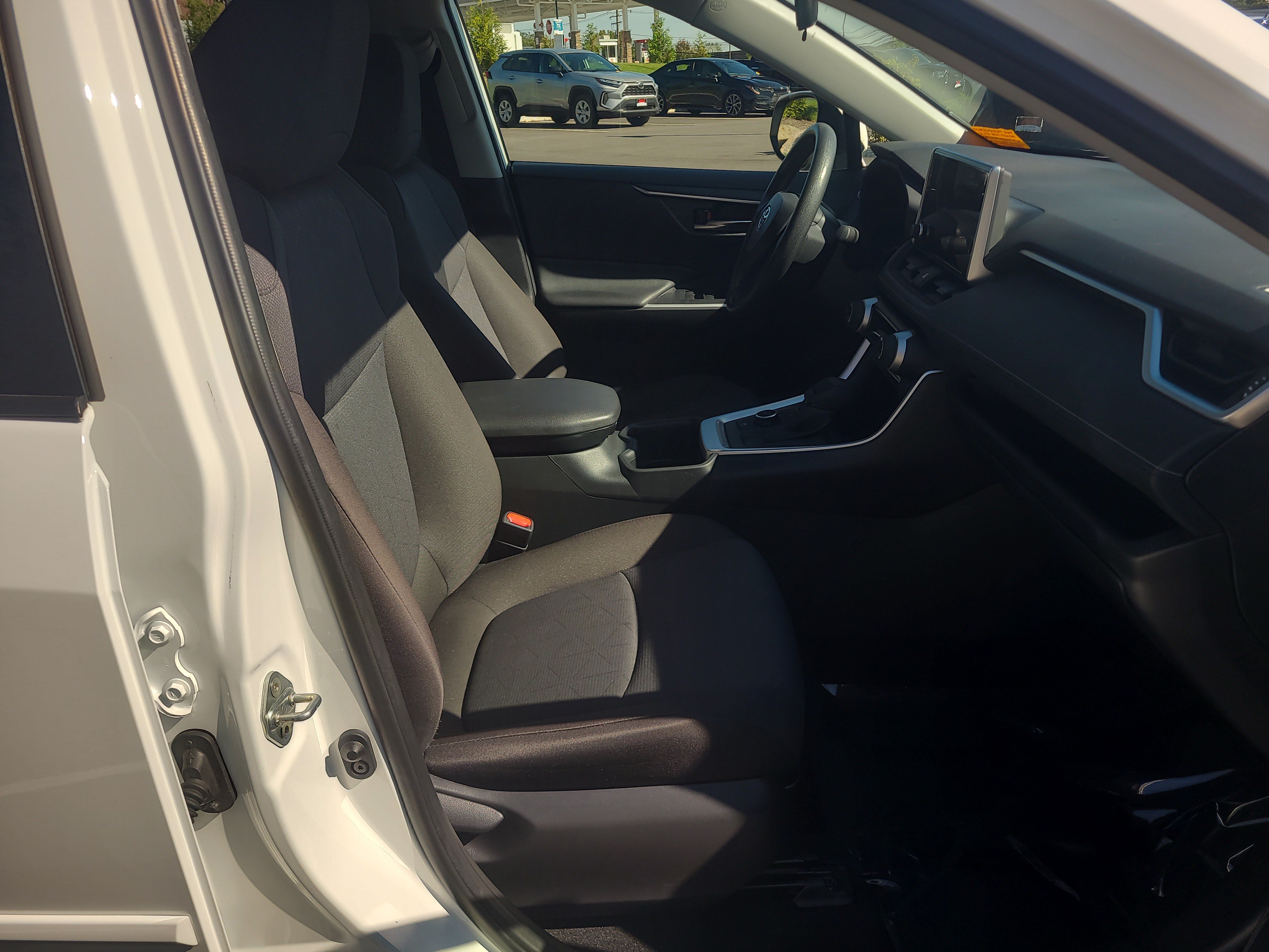 Certified 2025 Toyota RAV4 XLE AWD/4WD image 17