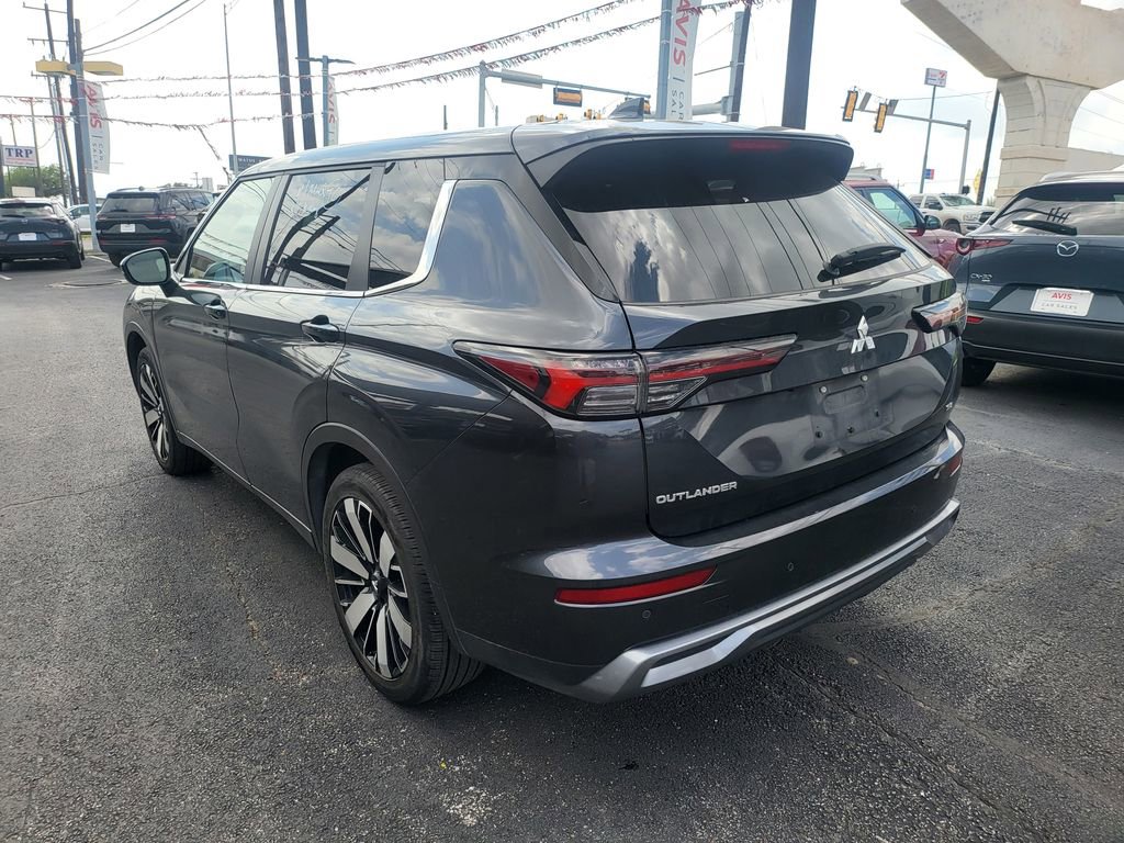 Used 2025 Mitsubishi Outlander SE AWD/4WD image 8