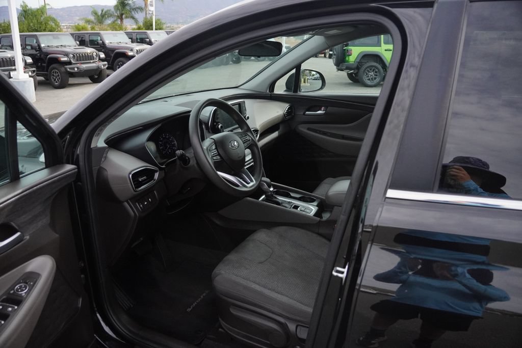 Used 2020 Hyundai Santa Fe SE FWD image 28