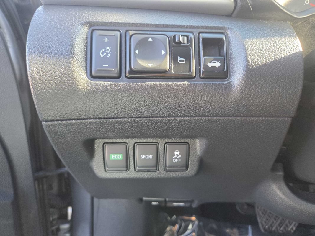 Used 2017 Nissan Sentra SR w/ Driver's Assist Package FWD image 18