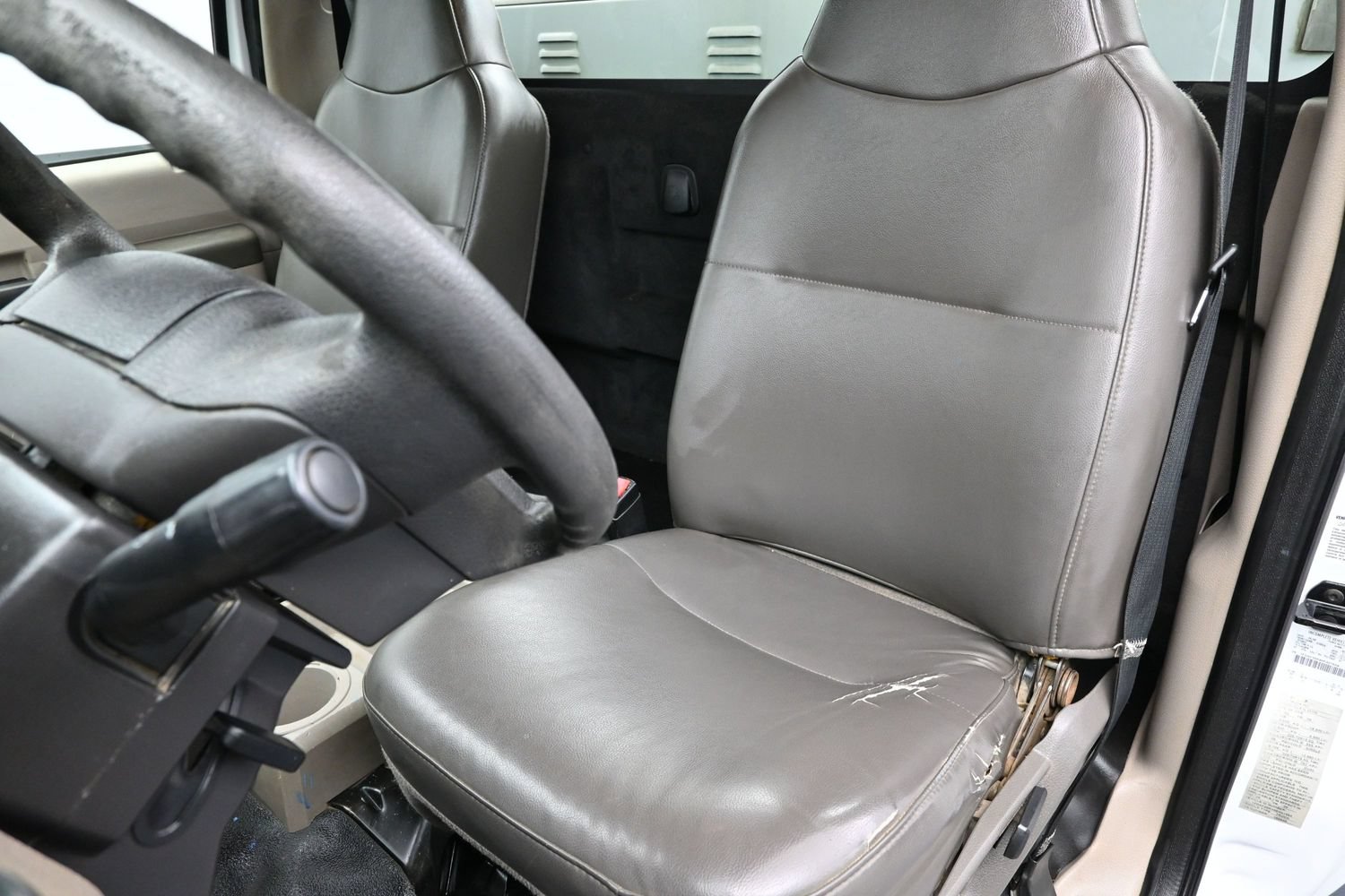Used 2009 Ford F550 2WD Regular Cab Super Duty image 17